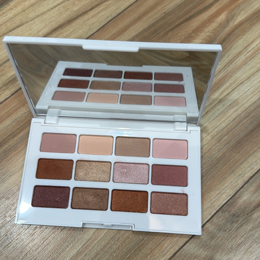 Laura Geller Cinnamon and Spice Eyeshadow Palette.
